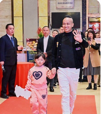 黄铭